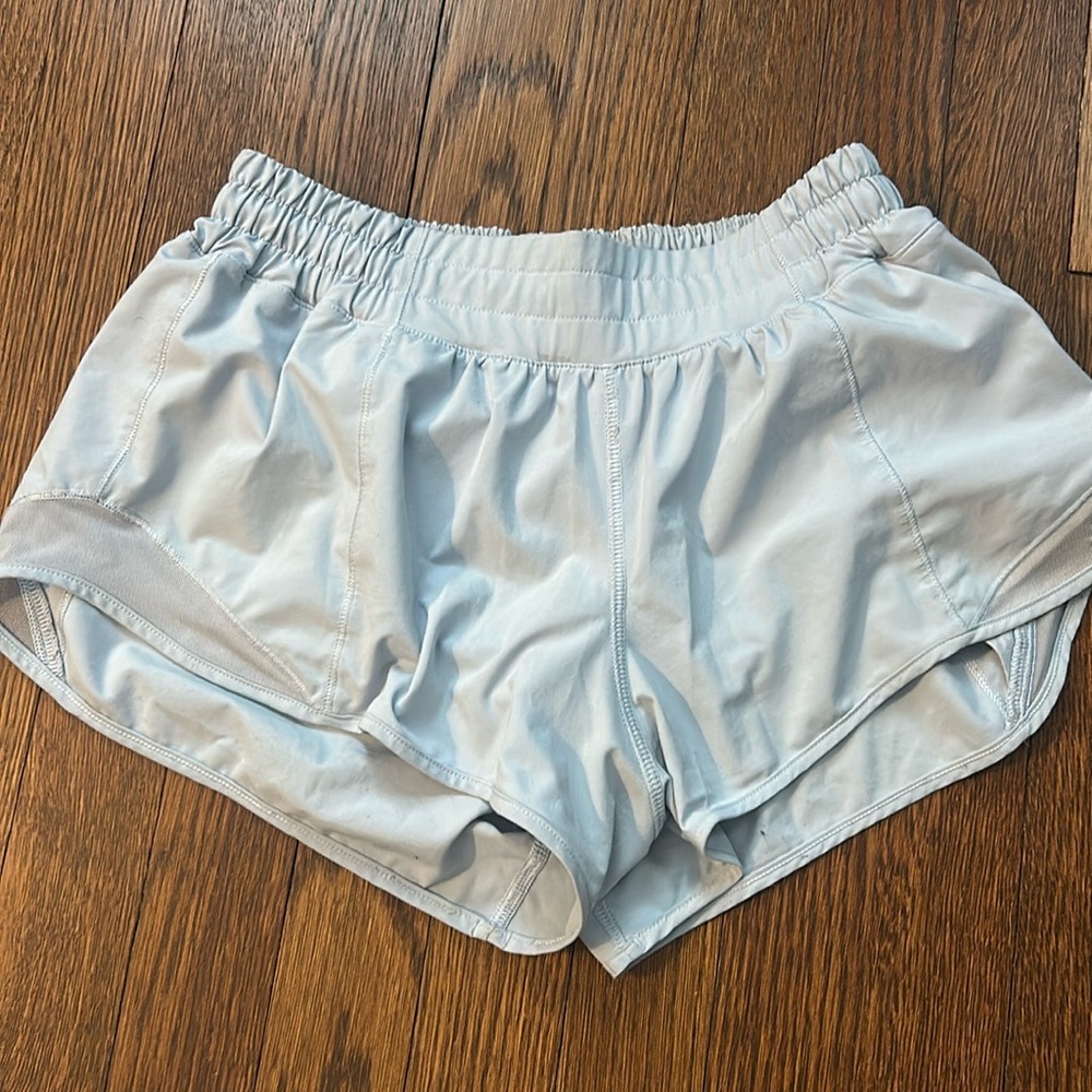 Lululemon hotty light blue Athletic Shorts
Size 6 LR 2.5”